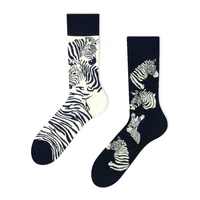 Zebrás felemás vidám zokni