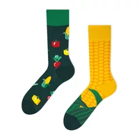 Kép 1/6 - Kukoricás felemás vidám zokni