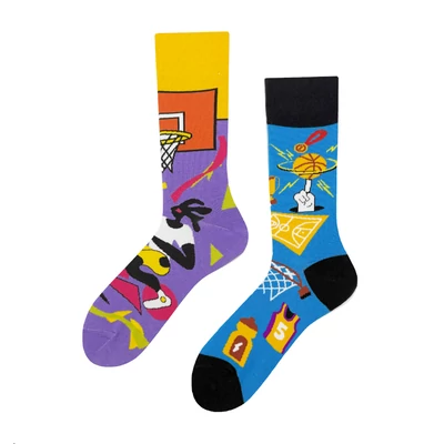 Kosaras felemás vidám zokni