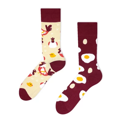 Tyúktojásos felemás vidám zokni