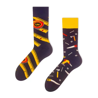 Szerszámos felemás vidám zokni